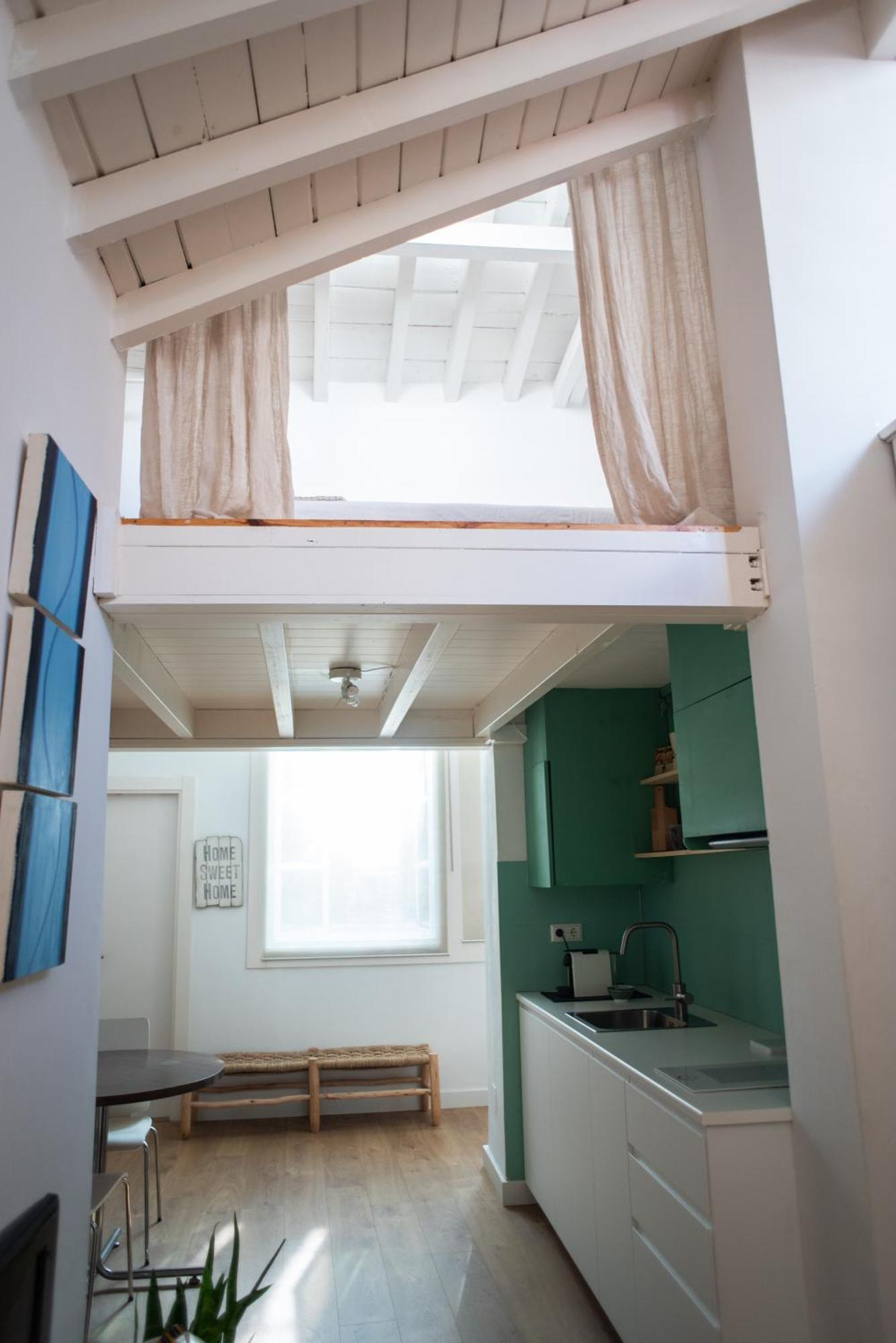 Cozy & Quiet Apartment In The Center Malaga Bagian luar foto